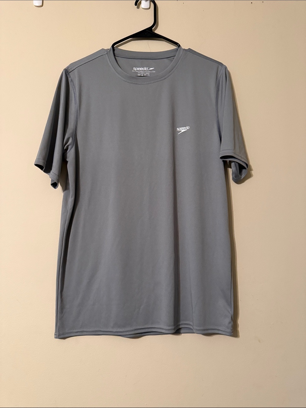 Speedo Menโs Light Gray Short Sleeve Performance Tee